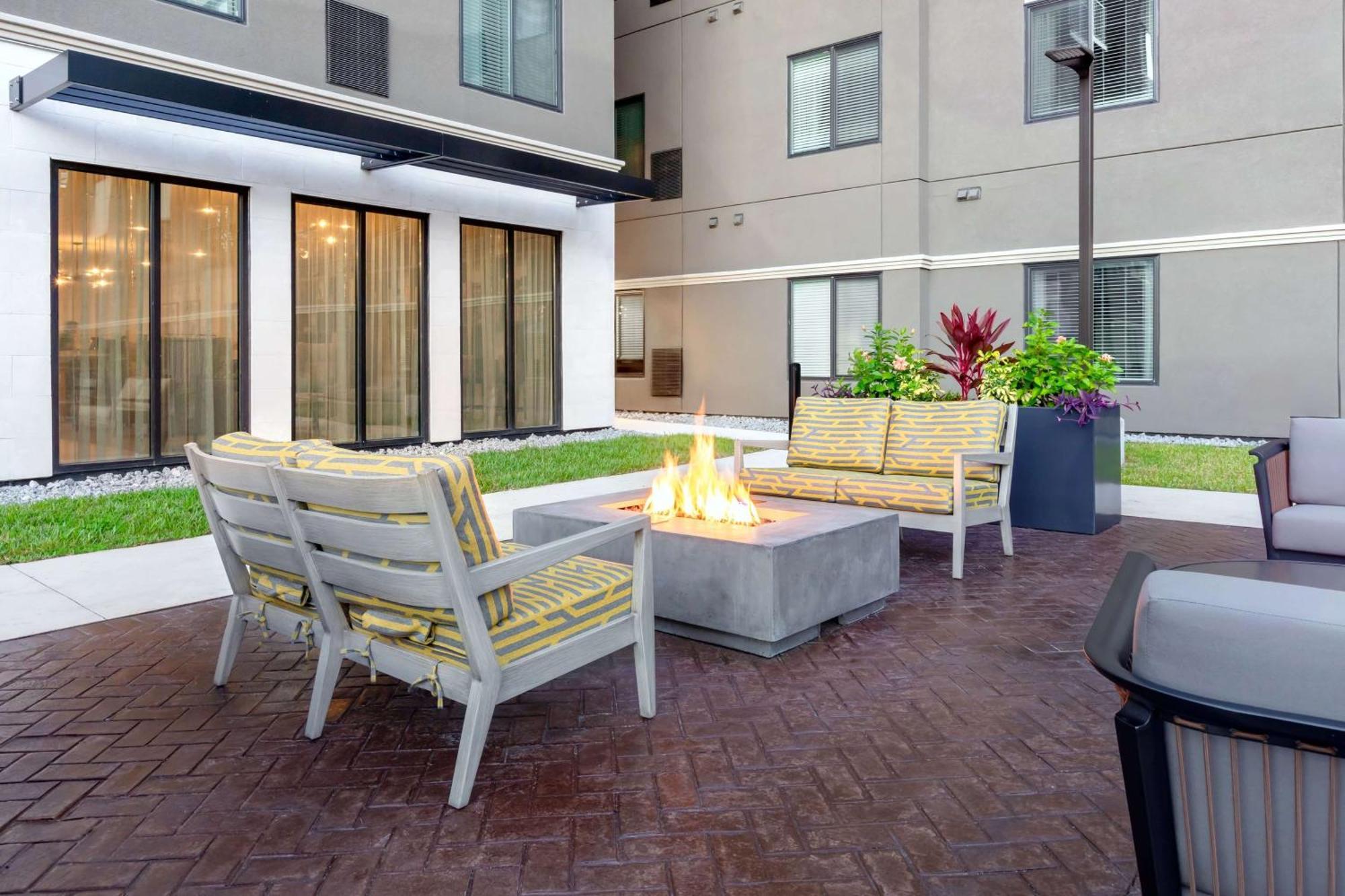 Waterwalk Extended Stay By Wyndham Jacksonville Deerwood Pk 外观 照片